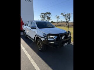 2021  Toyota Hilux SR5 Double Cab Utility (Glacier White) Used Car Thumbnail