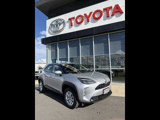 2025  Toyota Yaris Cross GX Hybrid Wagon (Stunning Silver) Used Car Thumbnail