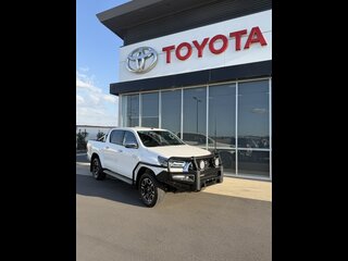 2021  Toyota Hilux SR5 Double Cab Utility (Glacier White) Used Car Thumbnail